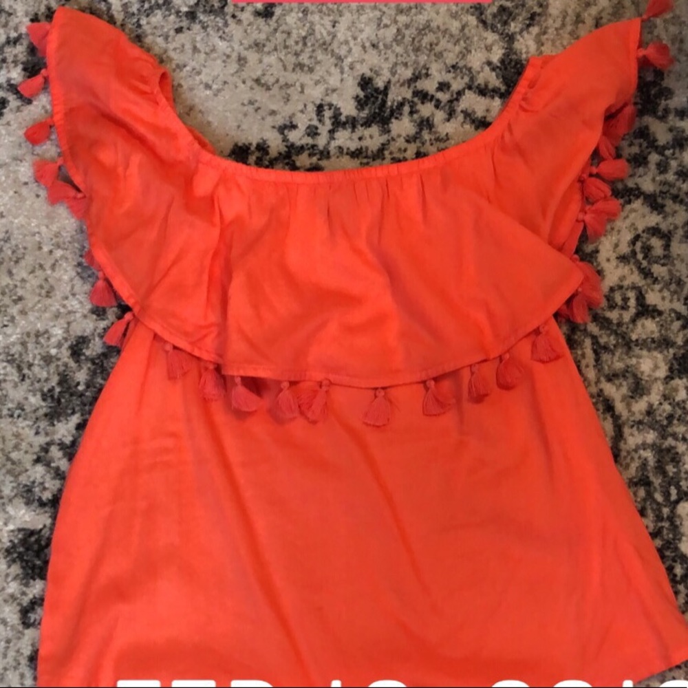 Pom Pom top